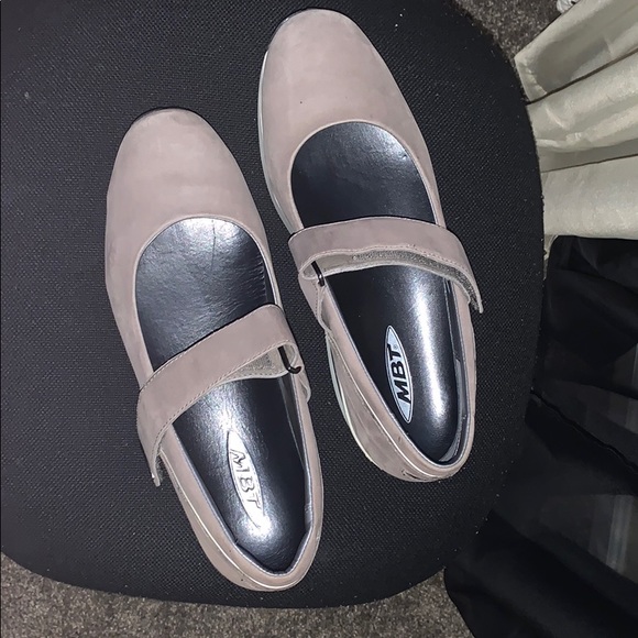 MBT Shoes - Like New MBT Women’s Size 9-9.5